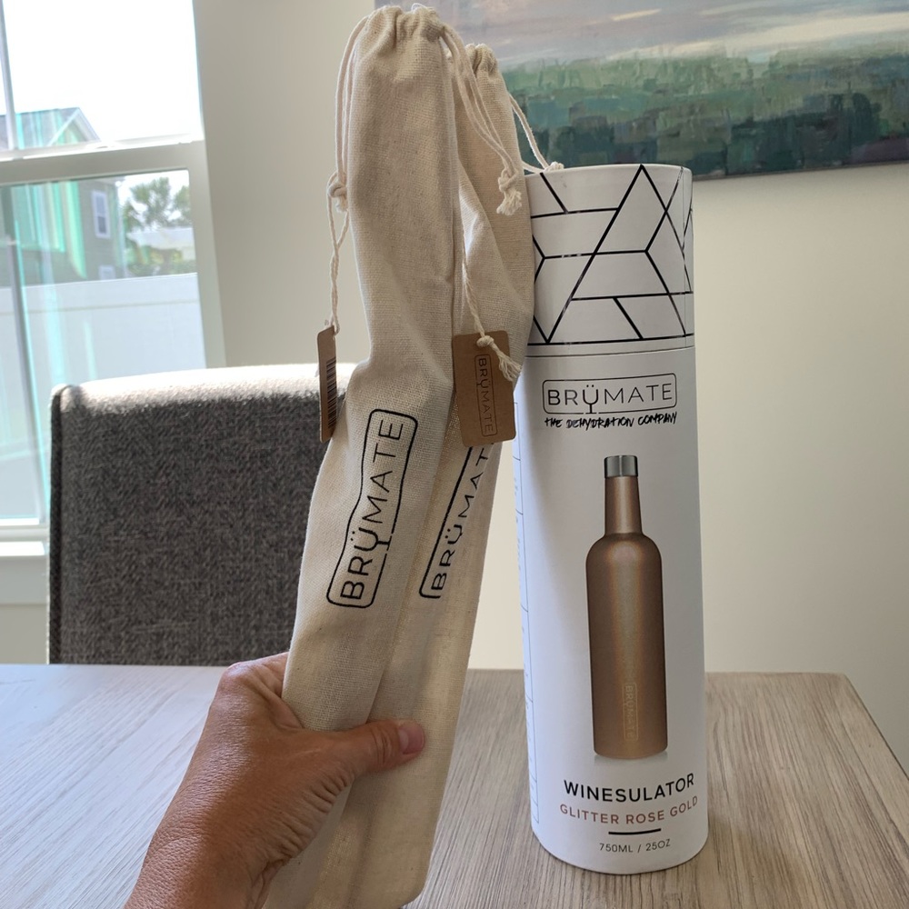 NWT Brumate Winsulator Glutter Rose Gold w/2 metal straws. All in original pkg.